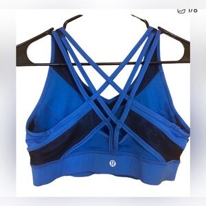 Lululemon Criss Cross Back Yoga Sports Bra with Mesh Panels Blue Navy Blue.